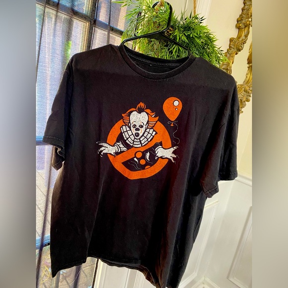 Vintage Black T-Shirt with Pennywise Clown and Balloon - Picture 1 of 2